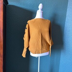 Faith & Zoe lightweight ribbed sweater
Size L
Color mustard